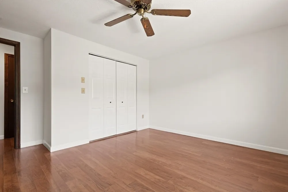 1510 Skyline Dr, Lowell, MA 01854