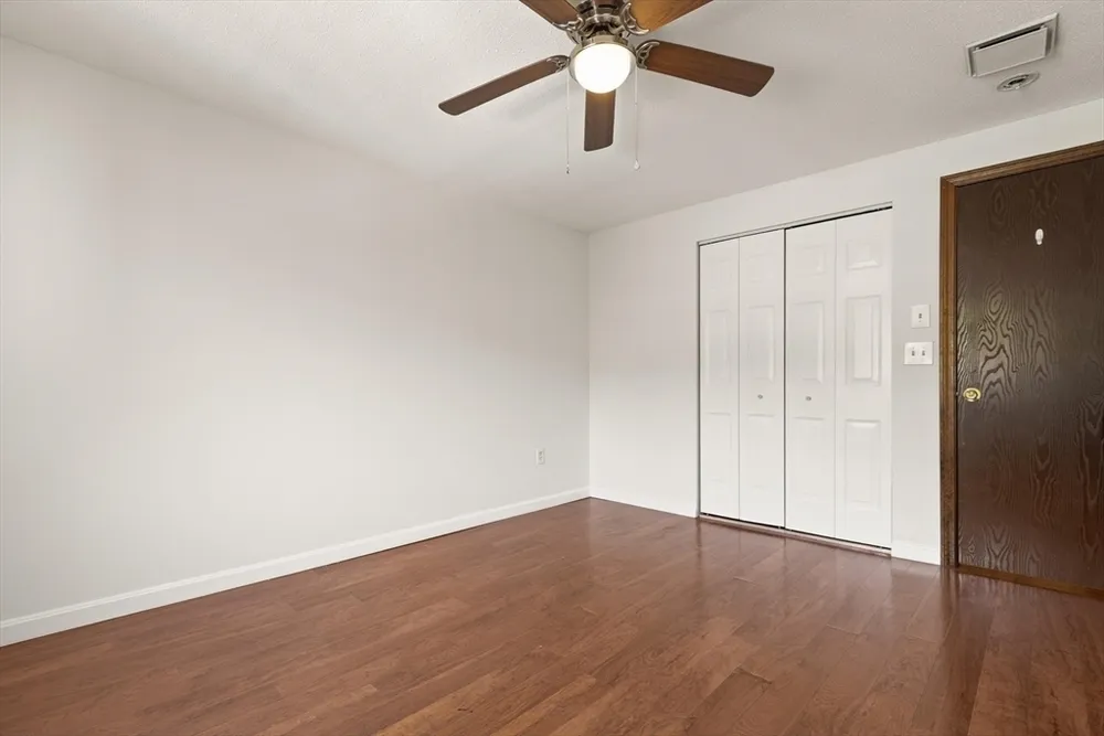 1510 Skyline Dr, Lowell, MA 01854