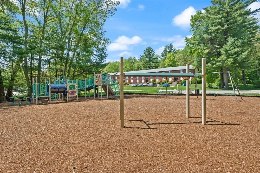 1510 Skyline Dr, Lowell, MA 01854