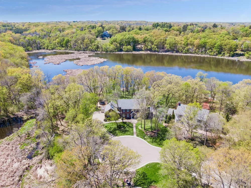 20150 Sweetwater Curve, Shorewood, MN 55331