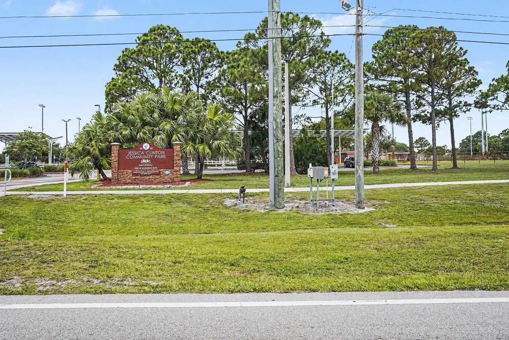 3306 SE Ford Ln, Port St Lucie, FL 34984