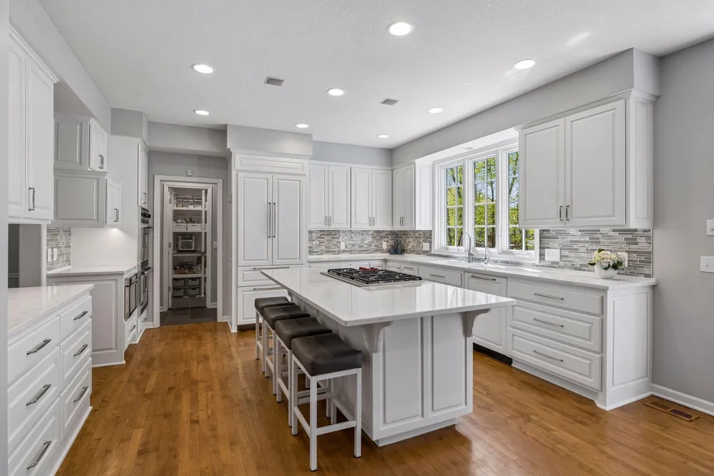 20150 Sweetwater Curve, Shorewood, MN 55331