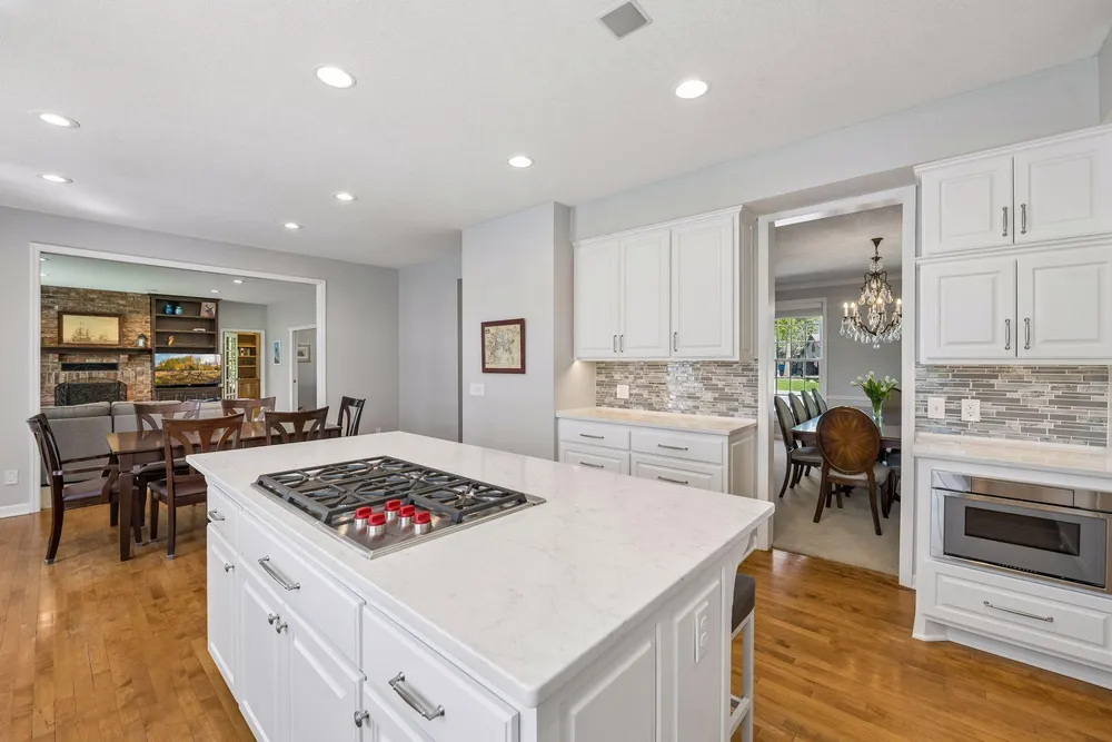 20150 Sweetwater Curve, Shorewood, MN 55331