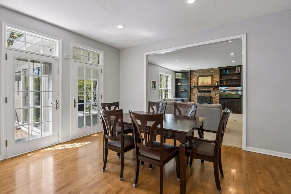 20150 Sweetwater Curve, Shorewood, MN 55331