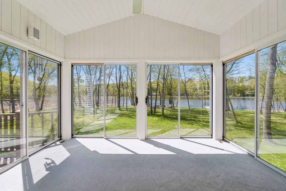 20150 Sweetwater Curve, Shorewood, MN 55331