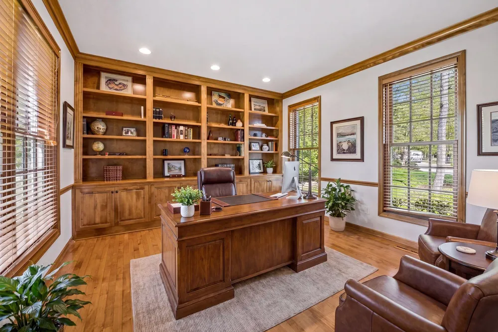 20150 Sweetwater Curve, Shorewood, MN 55331
