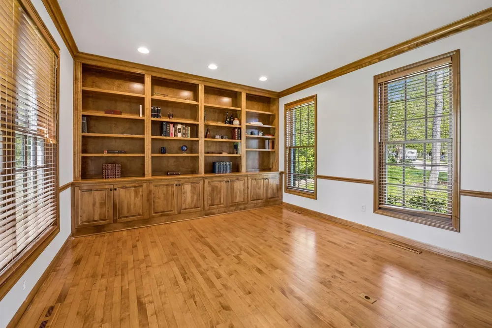20150 Sweetwater Curve, Shorewood, MN 55331
