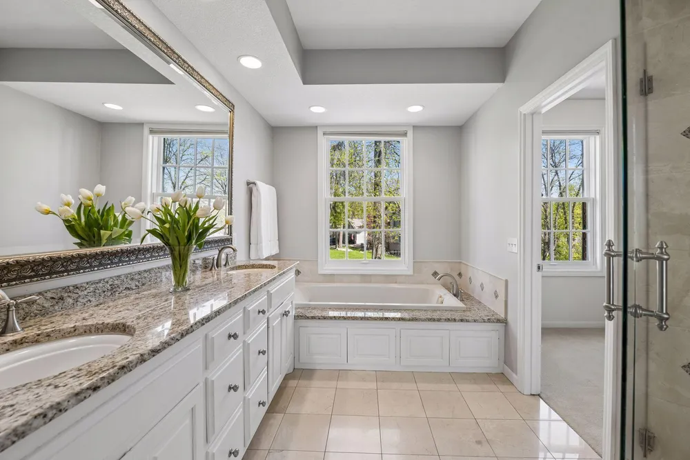 20150 Sweetwater Curve, Shorewood, MN 55331