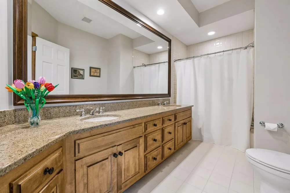 20150 Sweetwater Curve, Shorewood, MN 55331