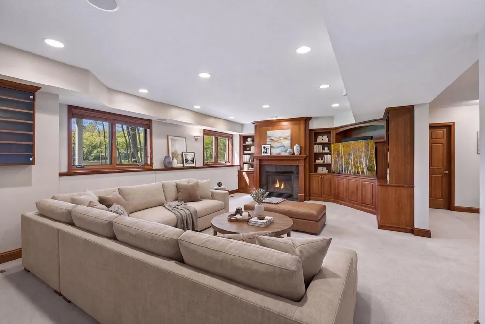 20150 Sweetwater Curve, Shorewood, MN 55331