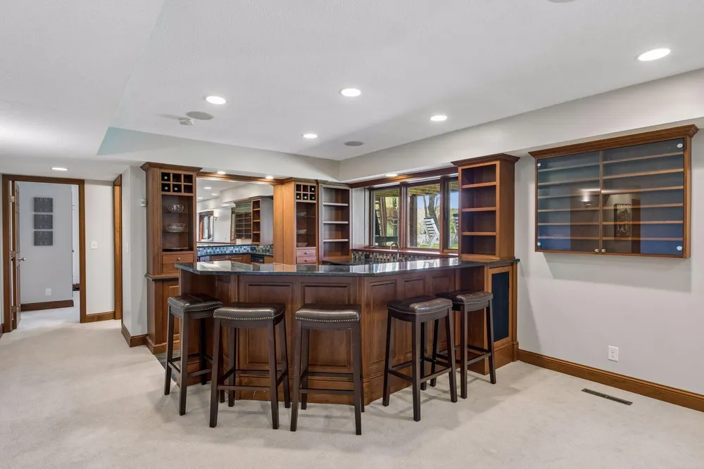 20150 Sweetwater Curve, Shorewood, MN 55331
