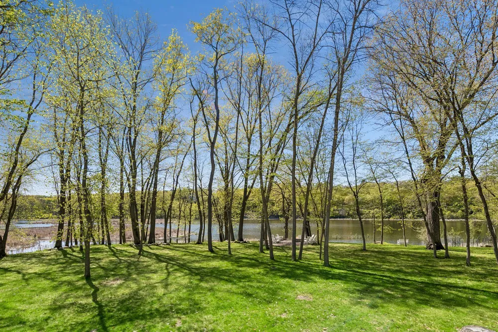 20150 Sweetwater Curve, Shorewood, MN 55331