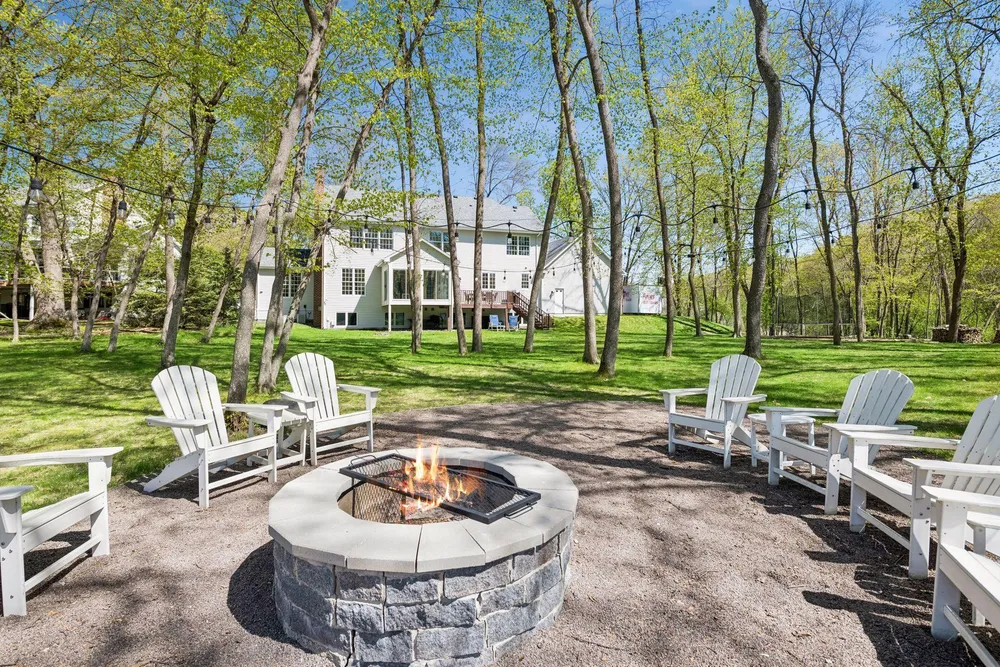 20150 Sweetwater Curve, Shorewood, MN 55331
