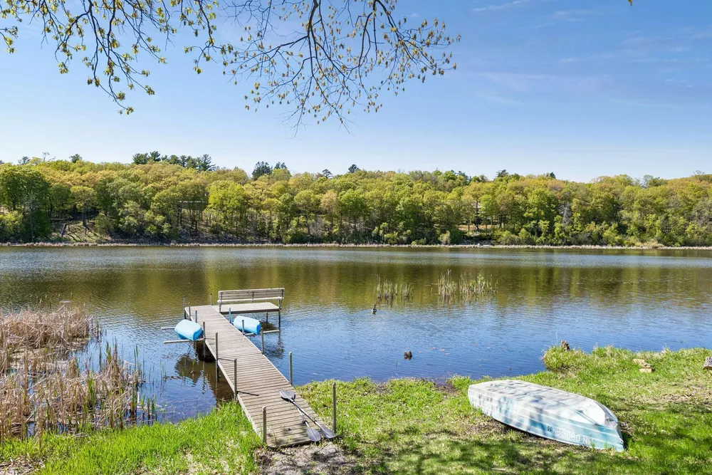 20150 Sweetwater Curve, Shorewood, MN 55331