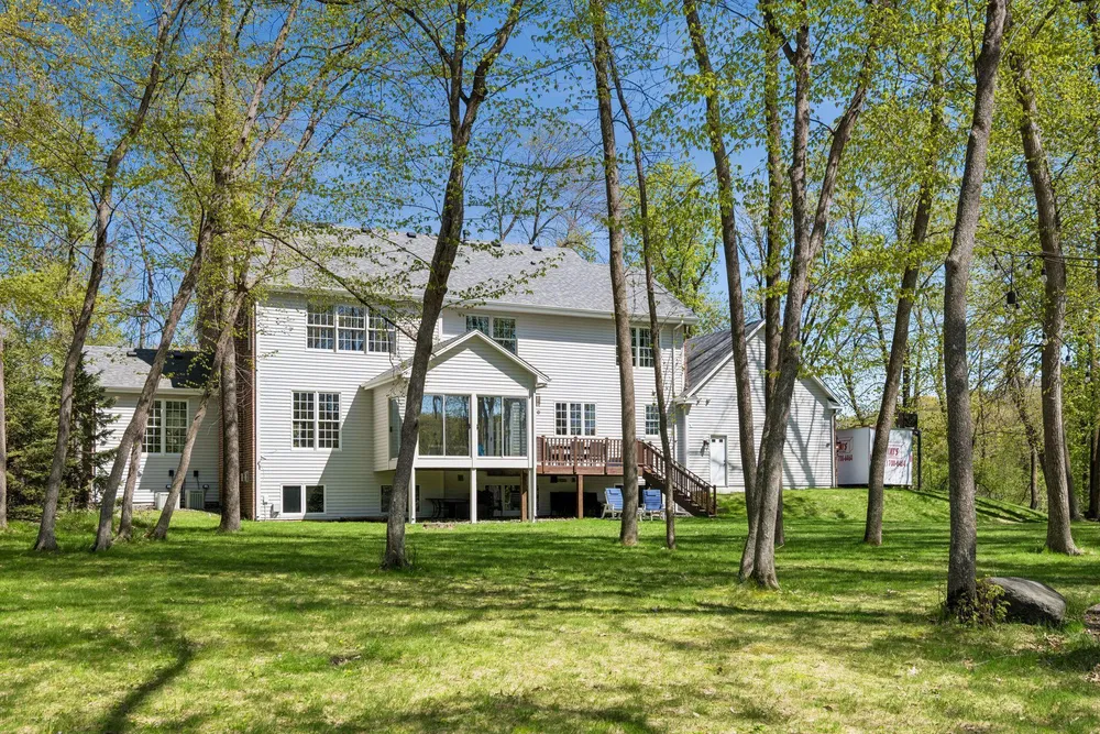 20150 Sweetwater Curve, Shorewood, MN 55331