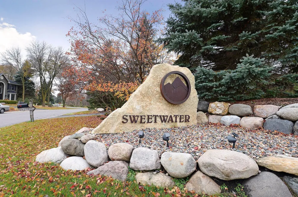 20150 Sweetwater Curve, Shorewood, MN 55331