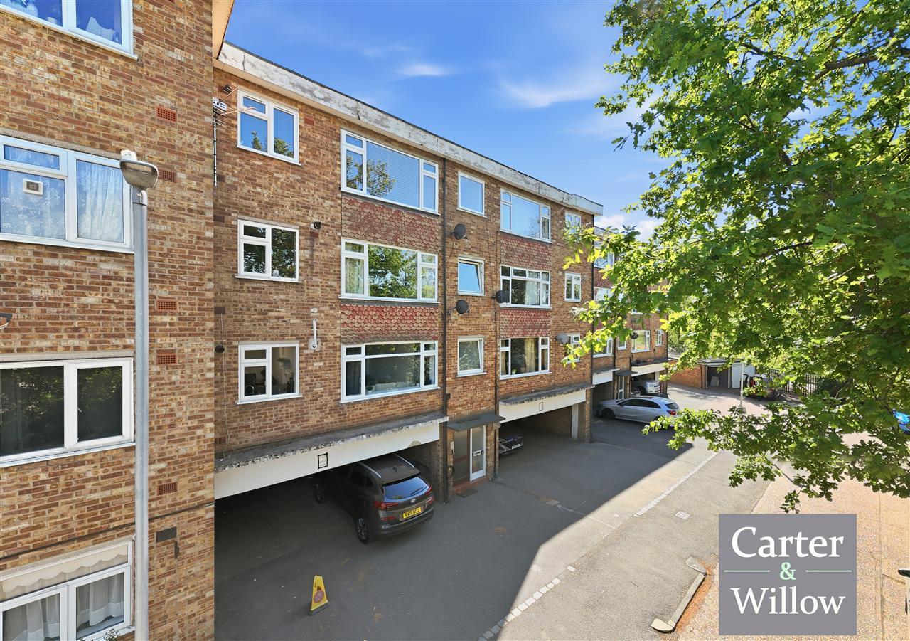 Wisdons Close, Dagenham, Essex Image 12