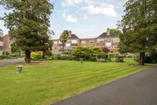Imber Close, Esher KT10 photo 1