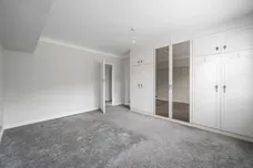 Imber Close, Esher KT10 photo 9