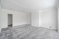 Imber Close, Esher KT10 photo 11
