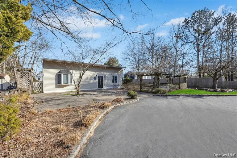 79C Traction Blvd, Patchogue, NY 11772