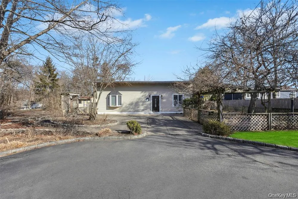 79C Traction Blvd, Patchogue, NY 11772