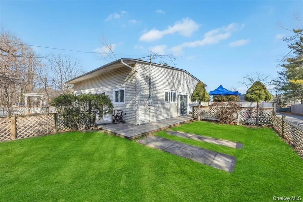 79C Traction Blvd, Patchogue, NY 11772