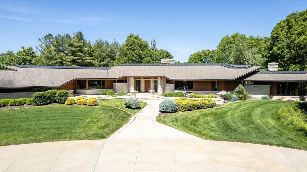 6479 144th Ave, Holland, MI 49423