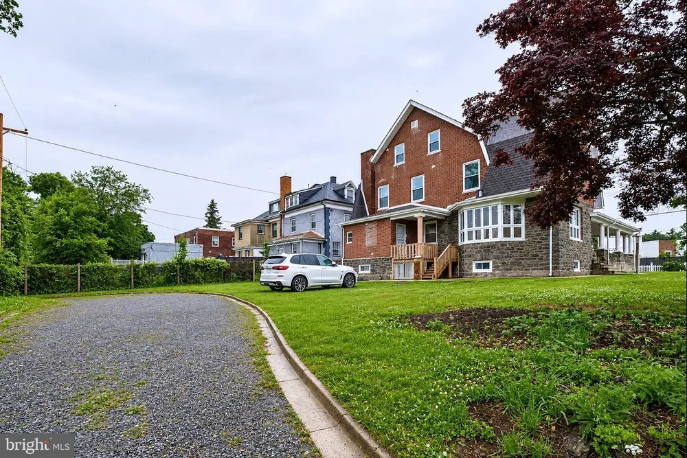 5900 Woodbine Ave, Philadelphia, PA 19131