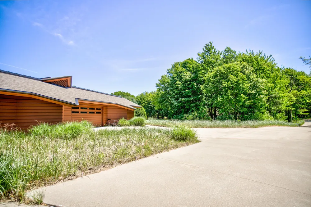 6479 144th Ave, Holland, MI 49423