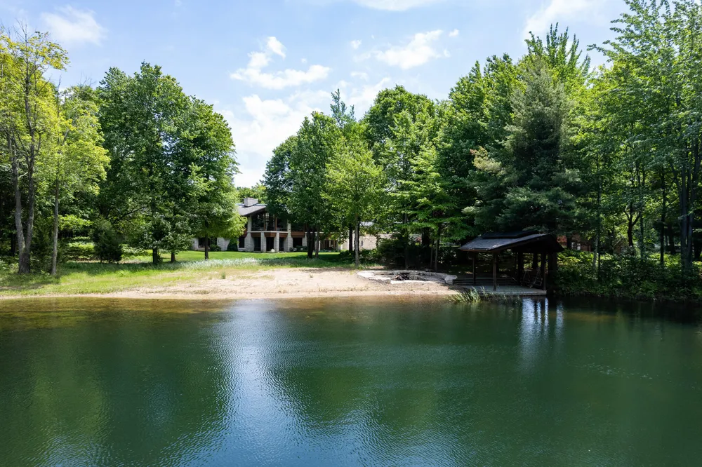 6479 144th Ave, Holland, MI 49423