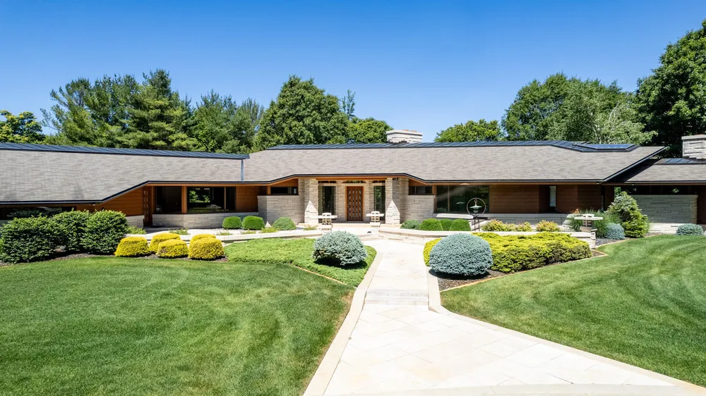 6479 144th Ave, Holland, MI 49423