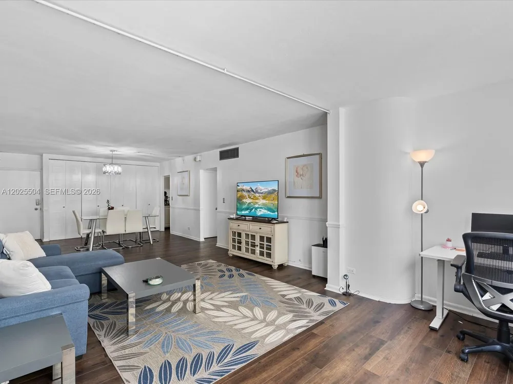 5005 Collins Ave, Miami Beach, FL 33140