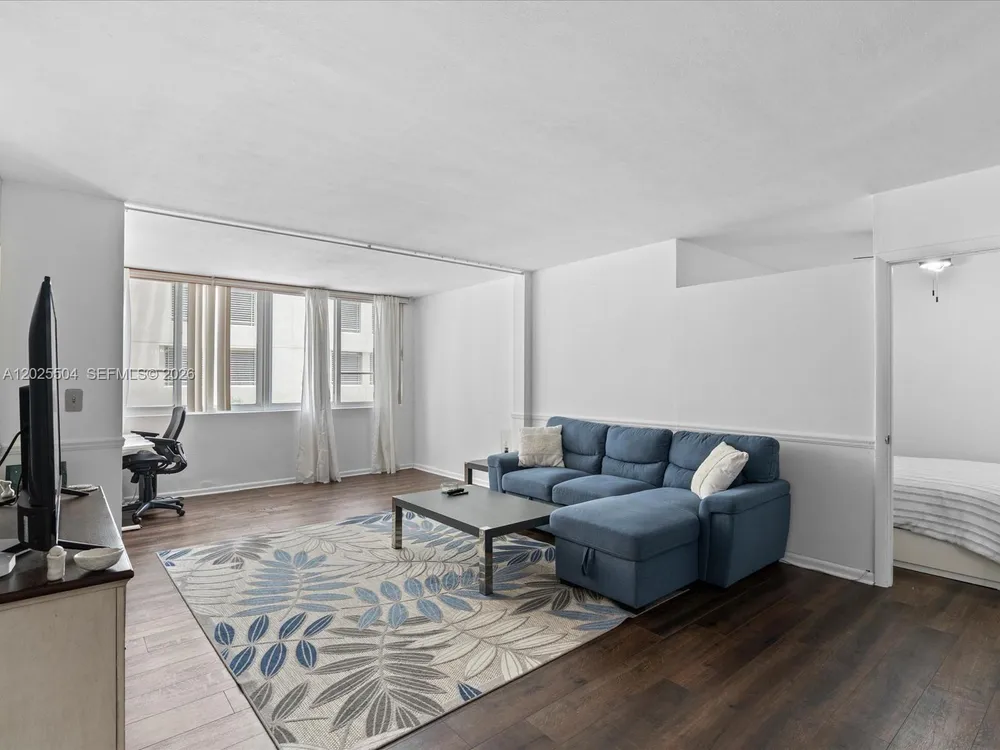 5005 Collins Ave, Miami Beach, FL 33140