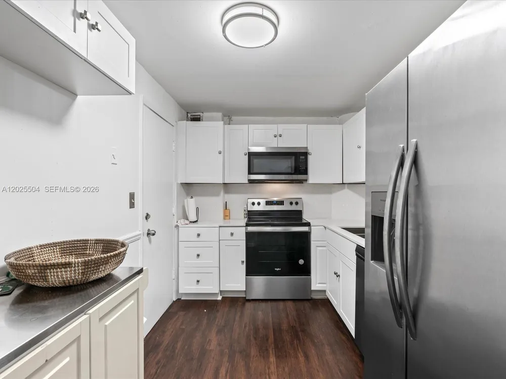 5005 Collins Ave, Miami Beach, FL 33140