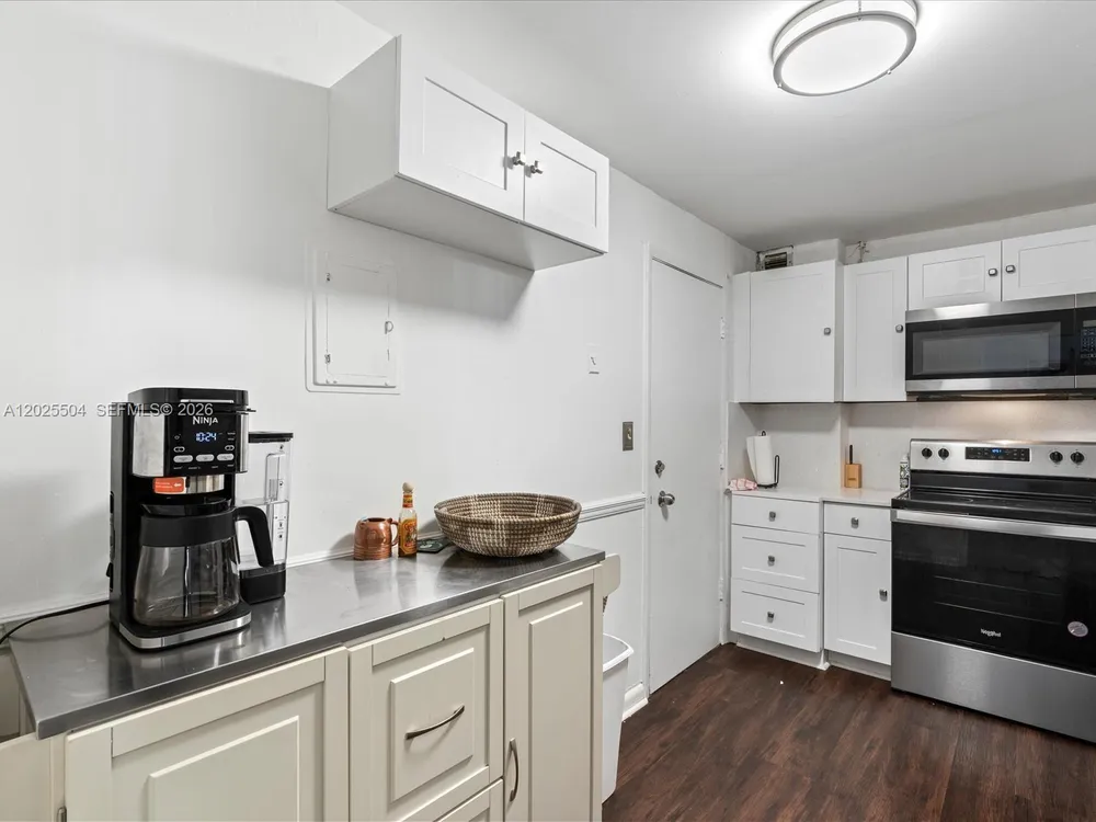 5005 Collins Ave, Miami Beach, FL 33140