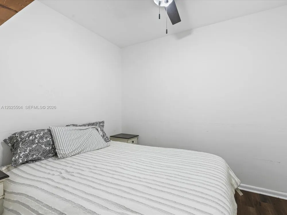 5005 Collins Ave, Miami Beach, FL 33140