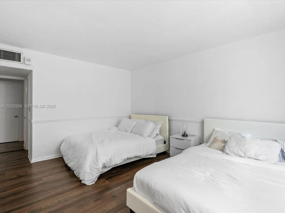 5005 Collins Ave, Miami Beach, FL 33140