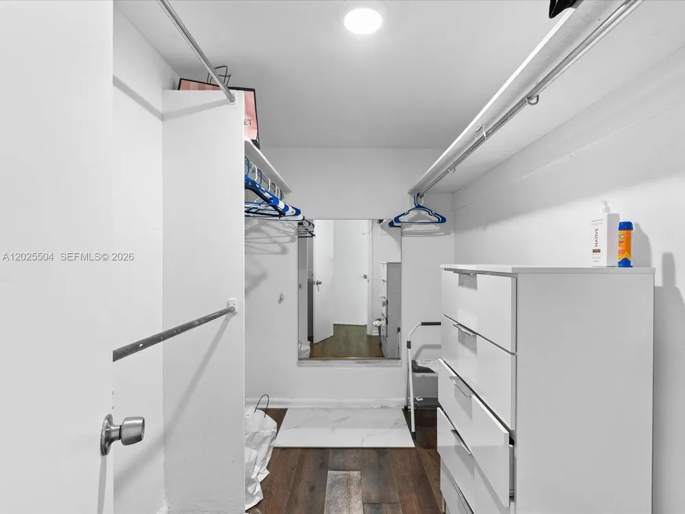 5005 Collins Ave, Miami Beach, FL 33140