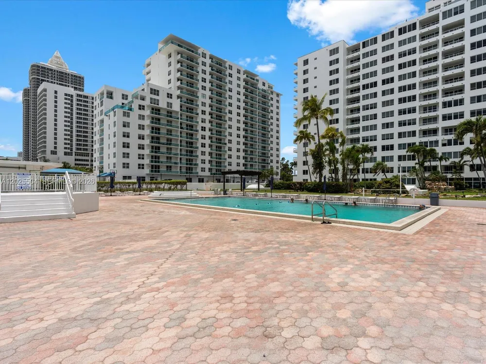 5005 Collins Ave, Miami Beach, FL 33140