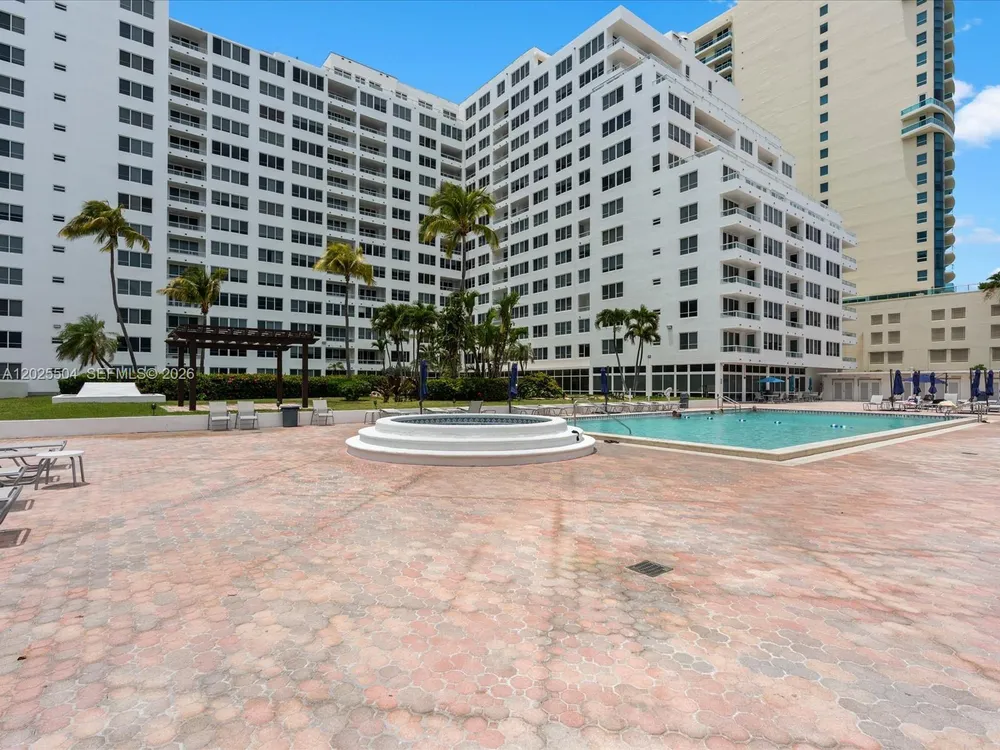 5005 Collins Ave, Miami Beach, FL 33140