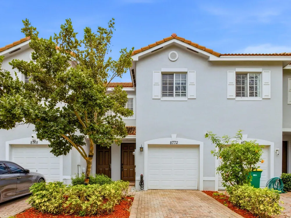 8772 Cypress Walk Ct, Tamarac, FL 33321