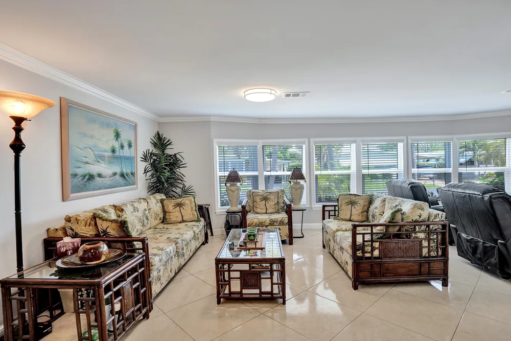 120 NW 53rd Pl, Pompano Beach, FL 33064