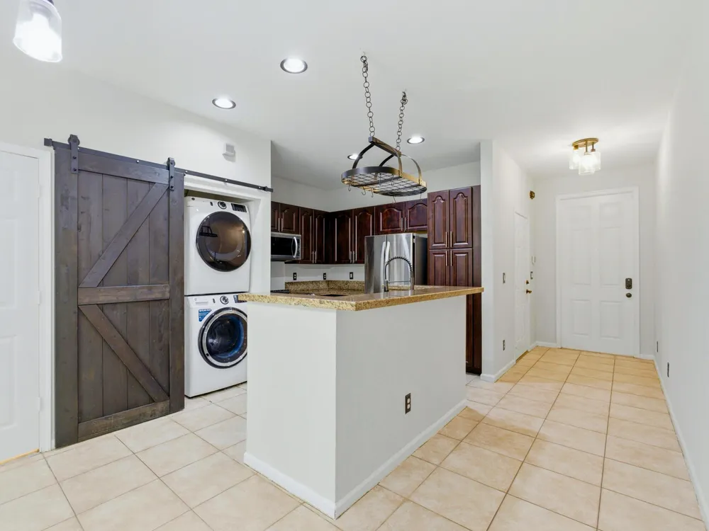 8772 Cypress Walk Ct, Tamarac, FL 33321