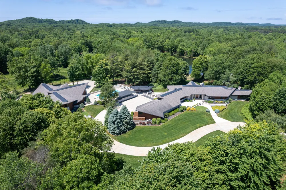 6479 144th Ave, Holland, MI 49423