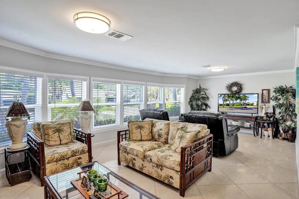 120 NW 53rd Pl, Pompano Beach, FL 33064
