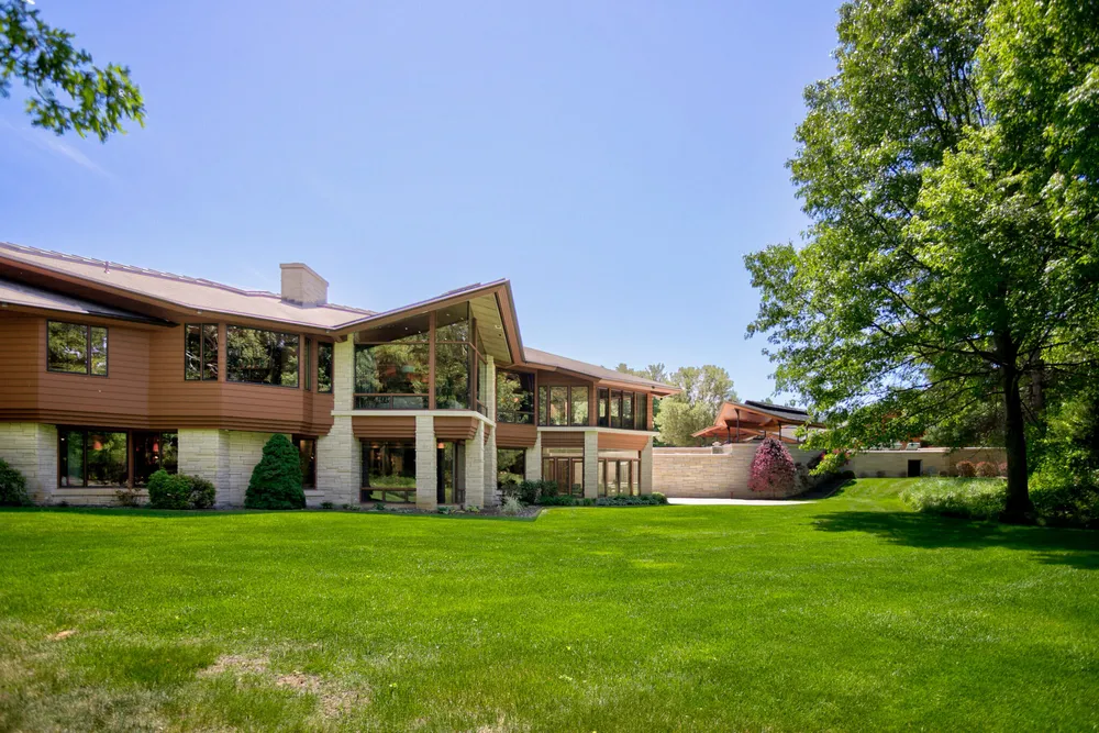 6479 144th Ave, Holland, MI 49423