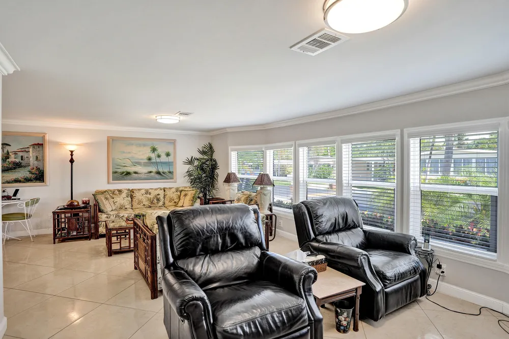 120 NW 53rd Pl, Pompano Beach, FL 33064