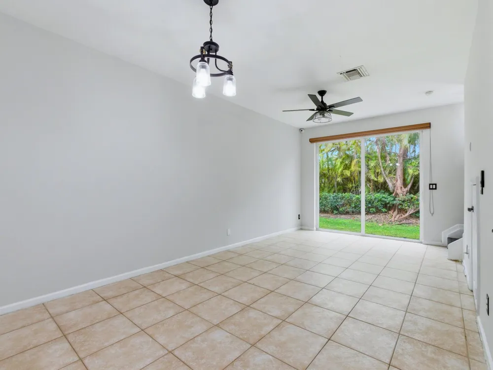 8772 Cypress Walk Ct, Tamarac, FL 33321