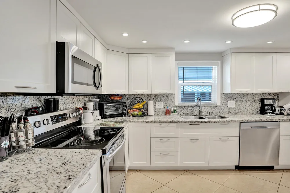 120 NW 53rd Pl, Pompano Beach, FL 33064